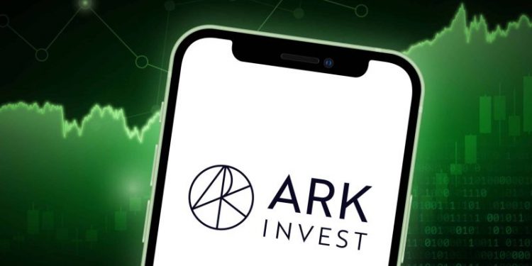 Cathie Wood’s ARK Invest Sells Coinbase Near Top, Loads Up on Robinhood