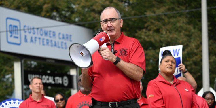Thousands of autoworkers at Toyota and Honda move to unionize after UAW victory over the Big Three