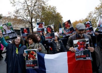 More than 180,000 demonstrators march in France against antisemitism