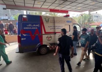 Israeli troops and tanks raid Gaza’s Al-Shifa Hospital