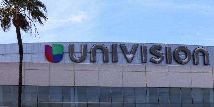Hispanic conservatives defend Univision amid backlash over Trump interview