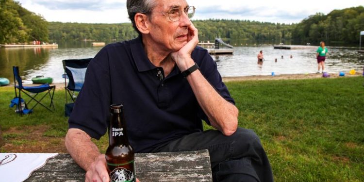 Jerry Doolittle, who wrote White House jokes and murder mysteries, dies at 90