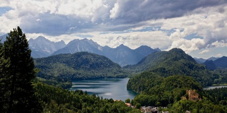 Deutsche Bank-backed Taurus Partners With Teylor To Tokenize SME Loans In Germany