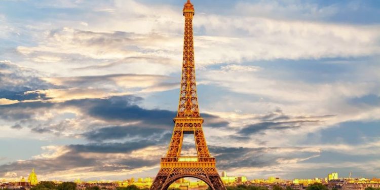 Coinbase Expands Into France With Acquisition of VASP License Ahead of MiCA