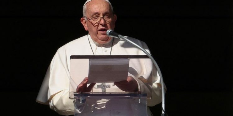 Pope Francis authorizes blessings for same-sex couples
