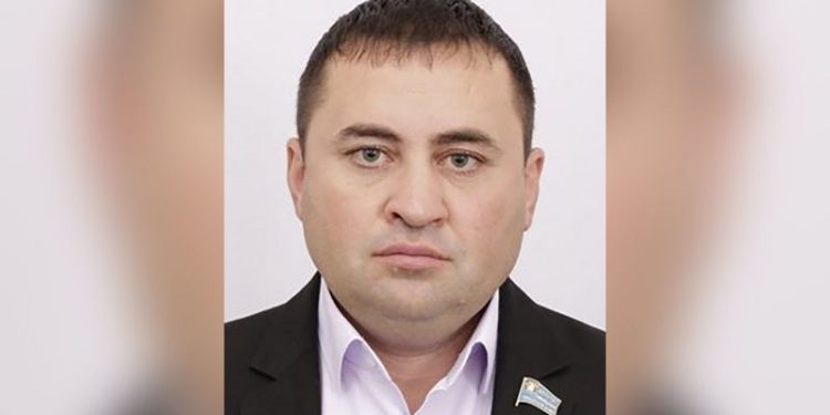 Pro-Putin regional politician found dead outside his house