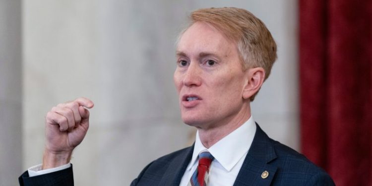 Lankford enters arena of bipartisan talks, with global security package on the line