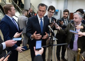 Senate lawmakers careen toward failed vote on Ukraine