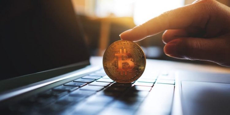 Spot Bitcoin ETF Bidding War Heats Up as Applicants Drop Proposed Management Fees Ahead of Expected SEC Approvals – Where Next for the BTC Price?