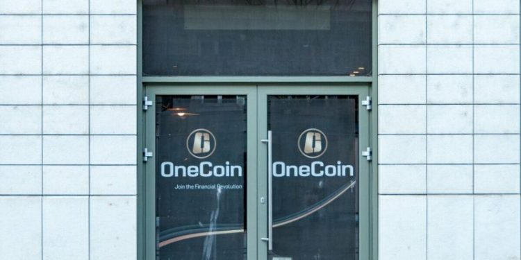 OneCoin Crypto Scam: German Court Sentences Fraudsters to Jail