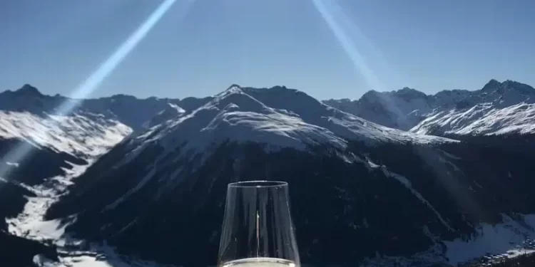 WEF Davos 2024: Crypto Predictions, and the Pivot to AI