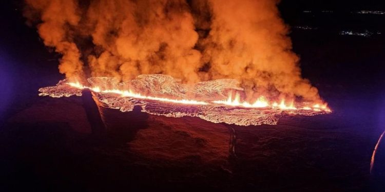 Icelandic volcano erupts as fishing town ordered to evacuate again