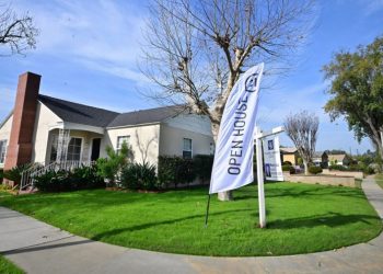 December home sales slump to close out their worst year since 1995