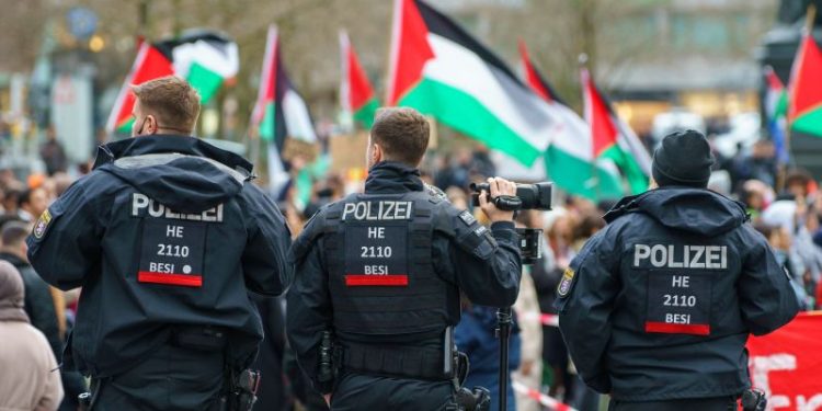 Crackdown on an already banned Hamas raises free speech fears in Germany