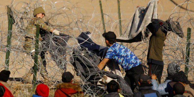 Supreme Court clears way for border agents to remove Texas wire barrier