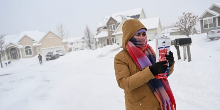 Iowa’s deep freeze scrambles caucus turnout tactics for GOP campaigns