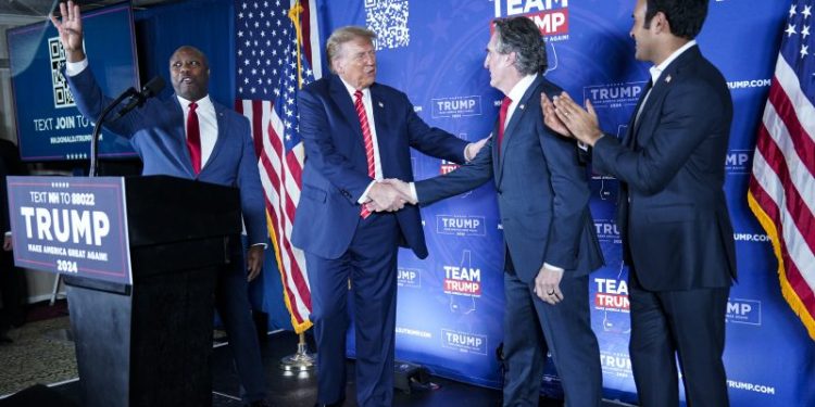 Trump aims for decisive blow in N.H. as GOP opposition pins hopes on Haley