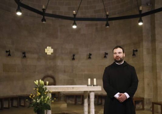 Ultra-Orthodox man seen spitting at Christian priest in Jerusalem