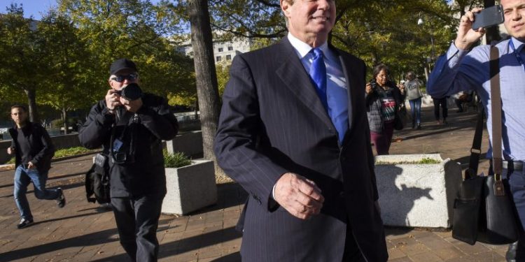 Trump is eyeing Paul Manafort for 2024 campaign role