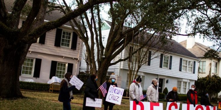 ‘Jawboning’ politicians who push to delete social media posts draw scrutiny