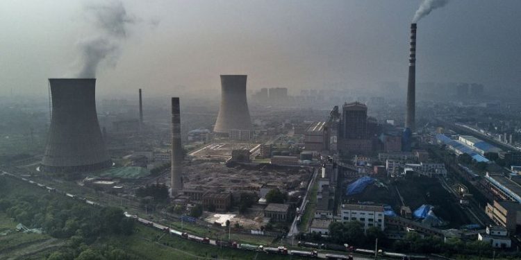 Global carbon pollution hits record high even as renewables surge