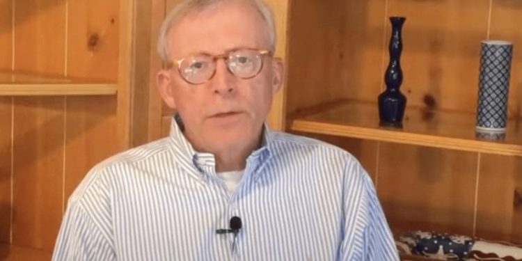 Veteran Trader Peter Brandt Predicts Major Bitcoin Price Action Coming Soon – Here’s the Latest