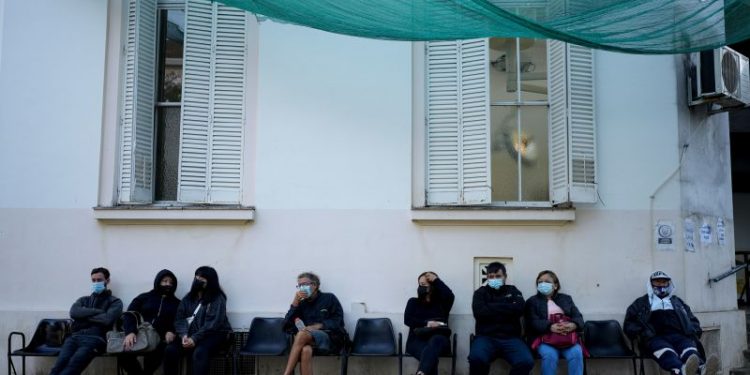 Dengue cases top 5.2 million in the Americas asoutbreak passes yearly record, PAHO says