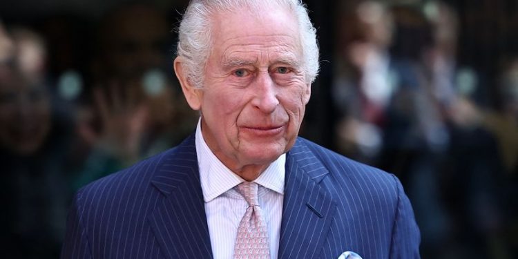 King Charles returns to public duties in visit to cancer treatment center