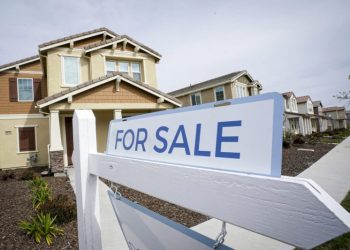 Weekly mortgage refinance demand rose 5% after a slight dip in mortgage rates