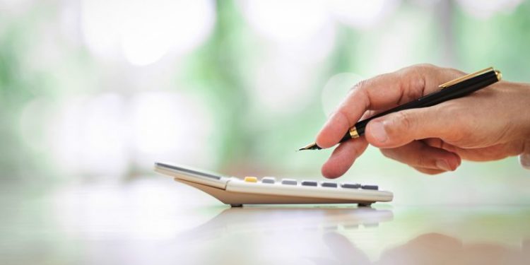 Is it time to rethink the 4% retirement withdrawal rule? Experts weigh in