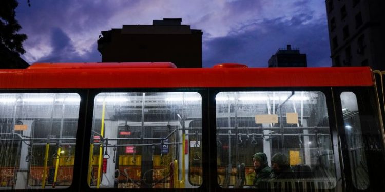 Hats and gloves come out as coldest May since 1950 grips Chile’s capital region