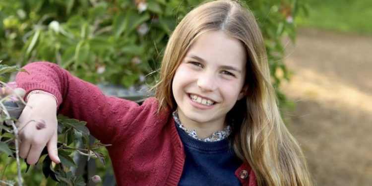 Princess Charlotte turns 9! See the sweet photo from her parents to mark the occasion