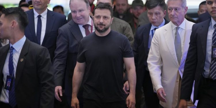Zelensky makes surprise stop at Singapore defense gathering as Ukraine pushes for its peace plan amid Russian advance