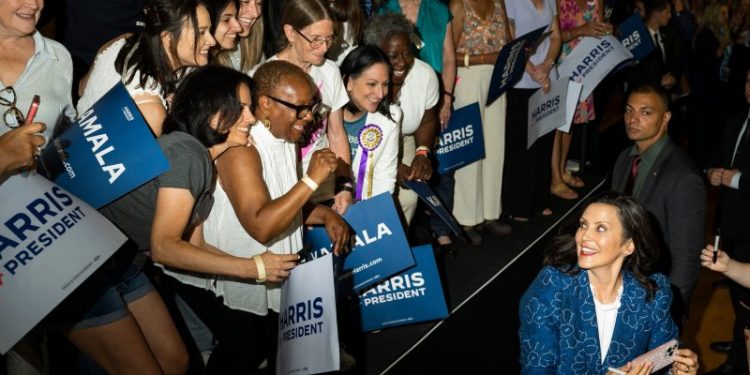 Top Democrats stress contrasts between Trump, Harris at Pa. rally