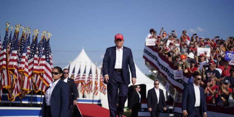 Secret Service encourages Trump campaign to stop outdoor rallies