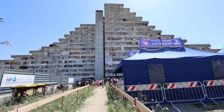 Two killed as walkway collapses at Italy’s notorious ‘Gomorrah’ slum
