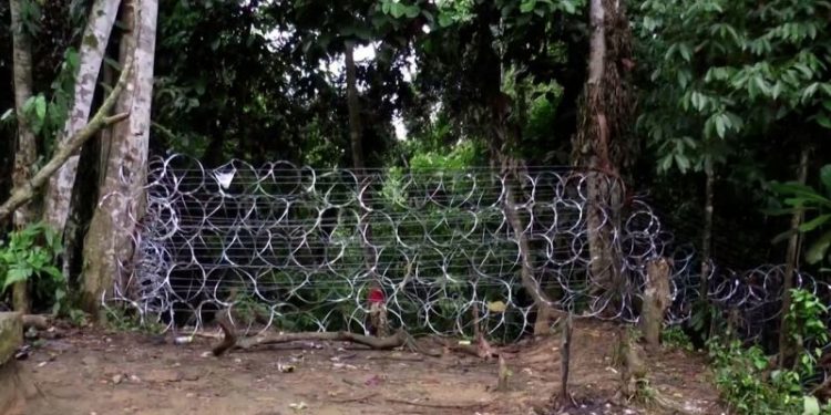Panama installs barbed wire to block migrants traveling through the Darién Gap