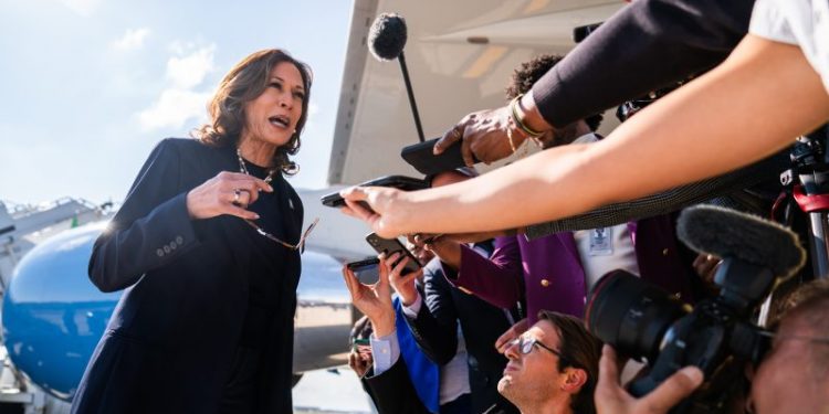 Harris meets with small team as she builds a campaign on the fly