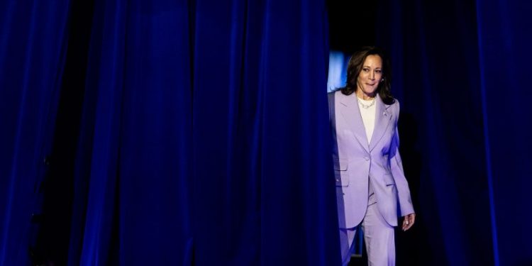 Harris backs ending taxes on tips, weeks after Trump made similar pledge