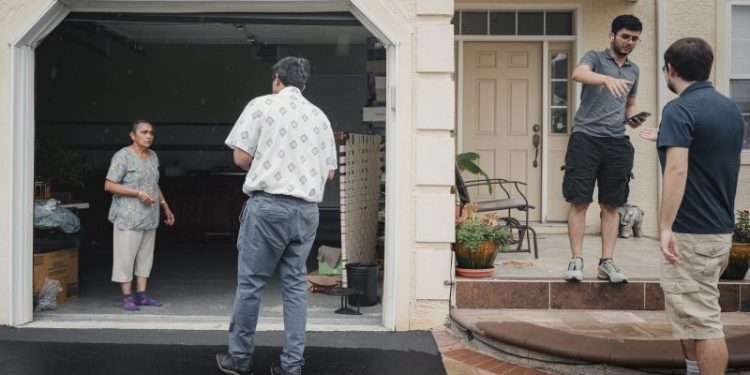 Indian Americans conflicted about Kamala Harris pose campaign challenge