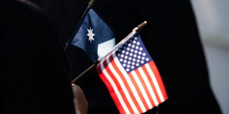 No, Tim Walz didn’t give Minnesota a Somali flag