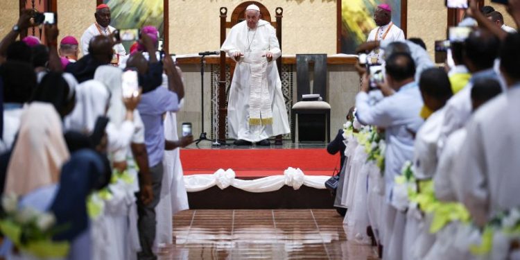 Pope Francis concludes first day in Papua New Guinea with focus on serving marginalized communities