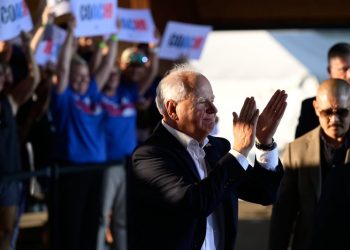 Walz headed to Ann Arbor for Michigan-Minnesota football game