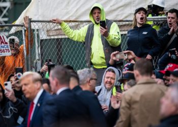 Union members could be big for Trump. He keeps complicating that.