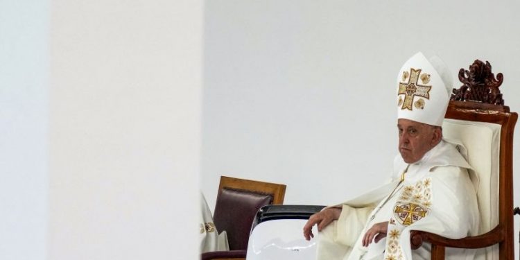 Pope repeats remarks that some people prefer pets to children