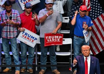 Is the Trump campaign’s male-dominated culture losing women votes?