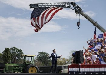 JD Vance goes all in on the justified lie