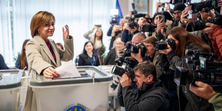 Moldova’s EU referendum hangs in balance as president condemns ‘assault’ on democracy