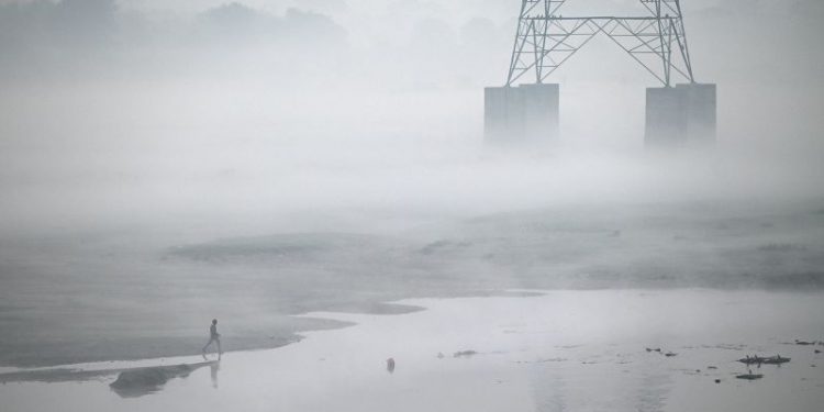 Thick smog chokes northern India and eastern Pakistan ahead of Diwali
