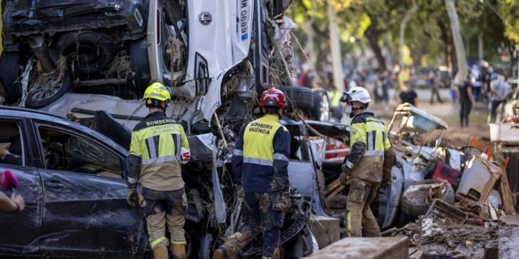 Furious residents in Spain’s Valencia feel abandoned after historic floods with more rain on the way